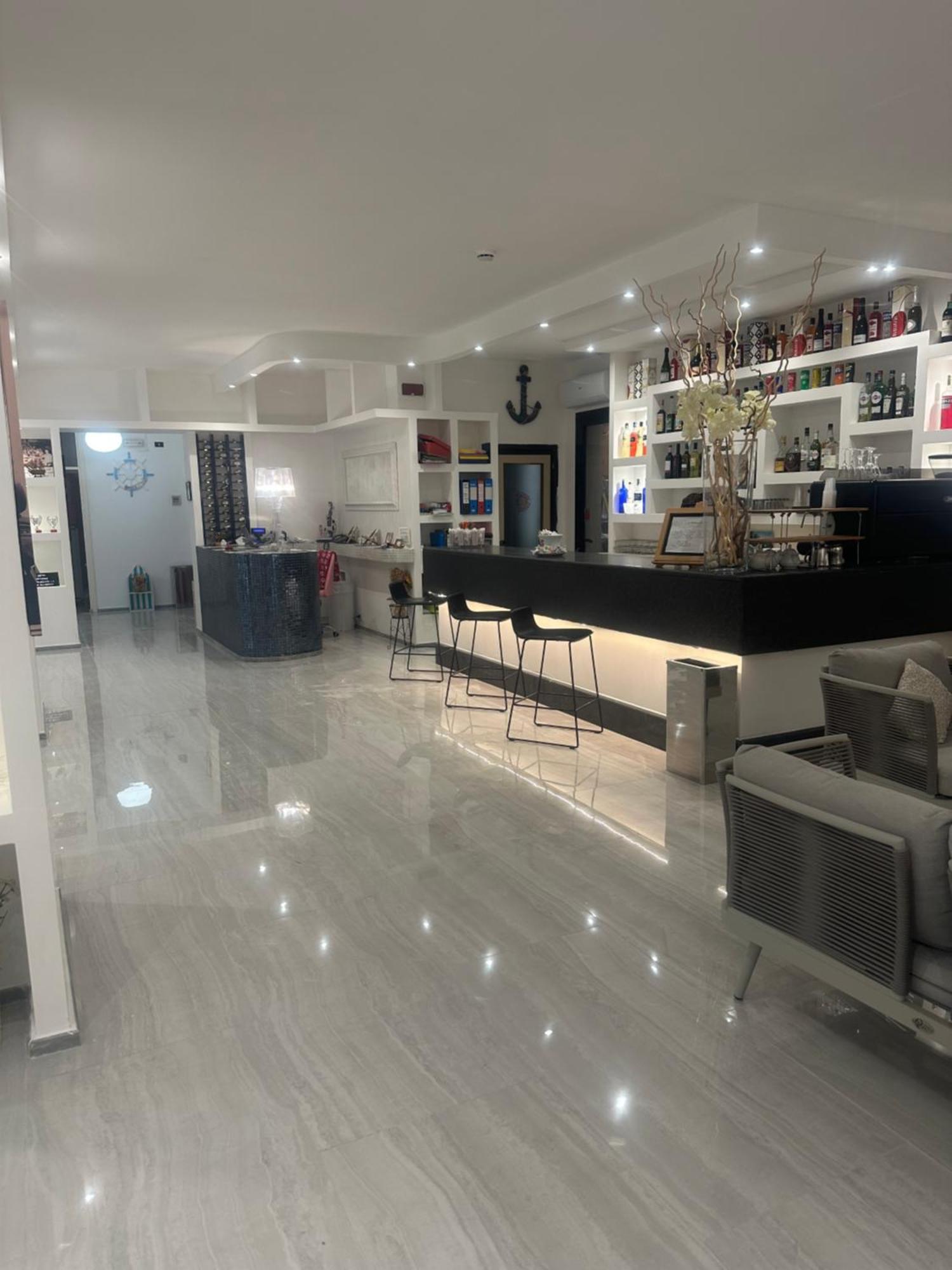 Hotel La Pergola Bellaria-Igea Marina Buitenkant foto